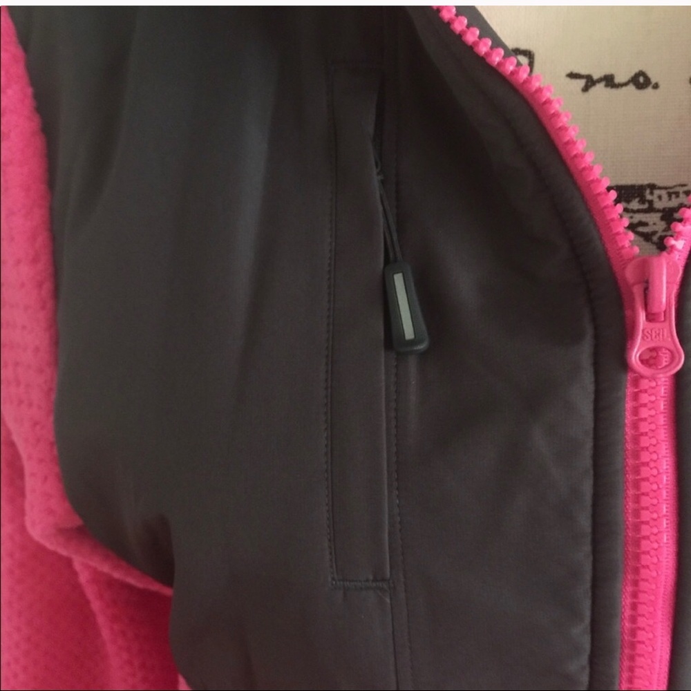 PINK FILA SPORT JACKET!! - Picture 2 of 7